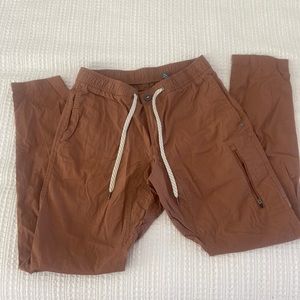 Men’s Vuori Joggers Size Medium